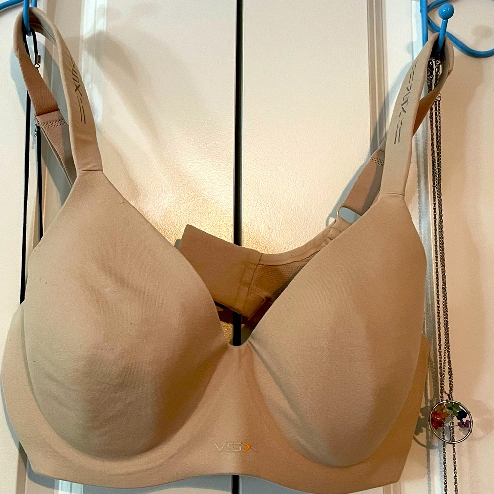 Victorias Secret sports bra-36C